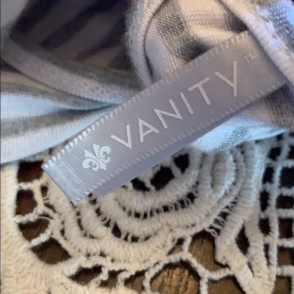 Beautiful mesh/lace blouse - Picture 4 of 4